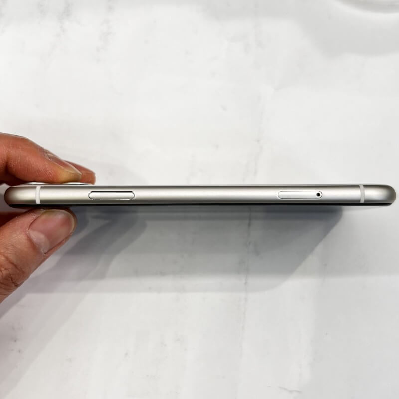 iPhone 11 64G 100% Battery Health Used