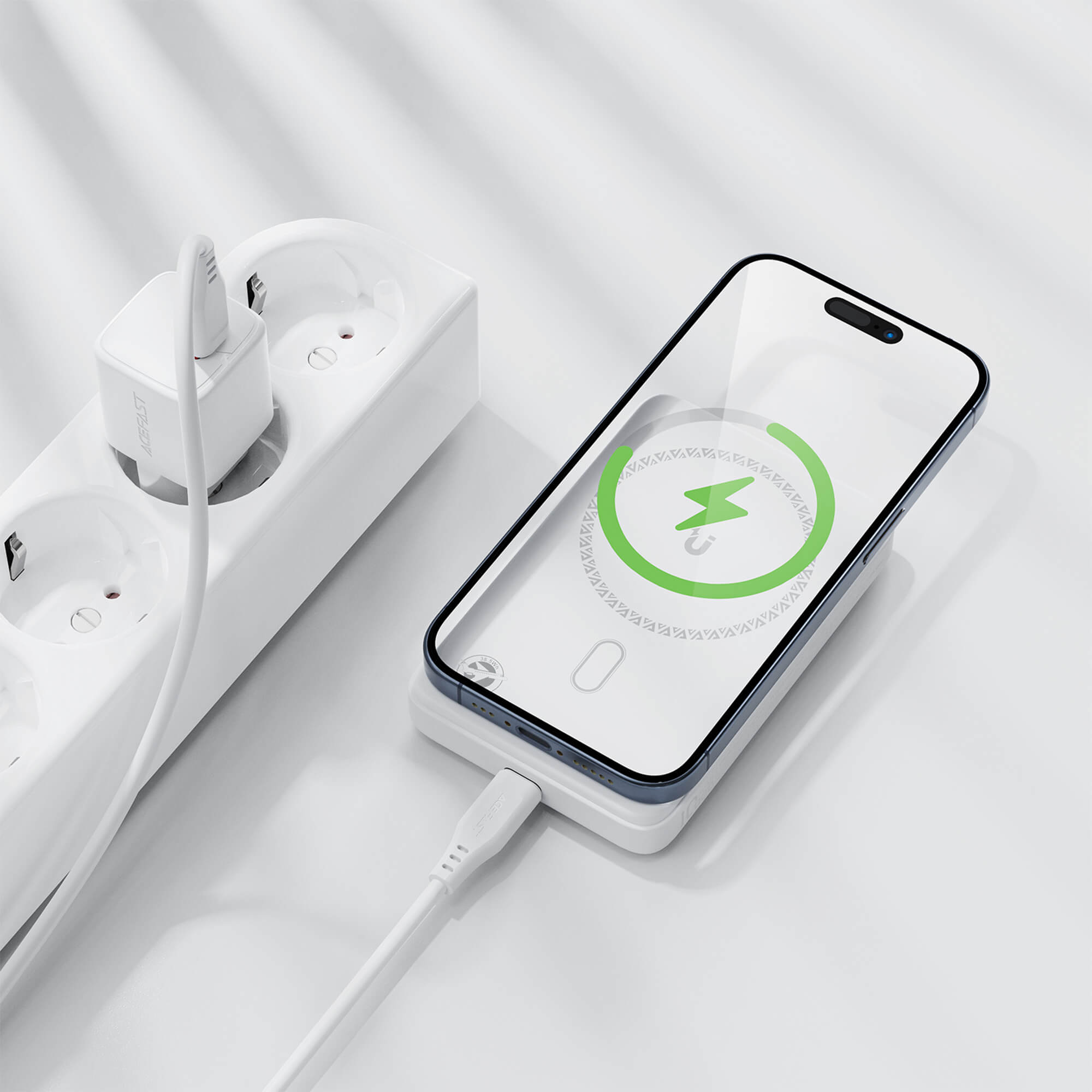 Mobie PD 20W Magnetic Wireless Power Bank 10000mAh M26