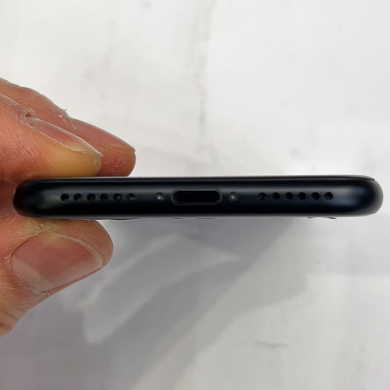 iPhone SE 2022 64G 100% Battery Health Refurbished
