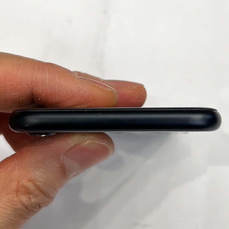 iPhone SE 2022 64G 100% Battery Health Refurbished
